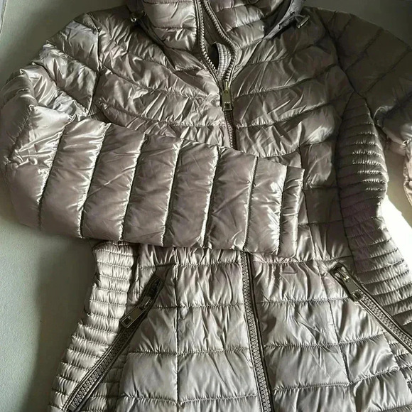 Calvin Klein - Picture 1 of 7